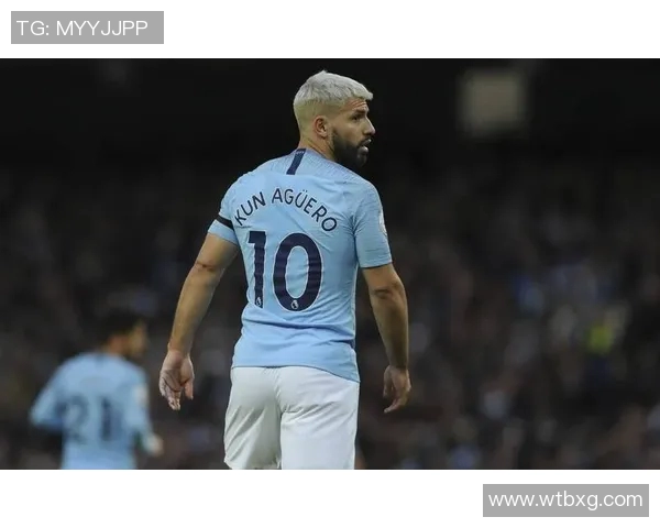 阿圭罗因伤休战两周曼城球迷集体为偶像祈福