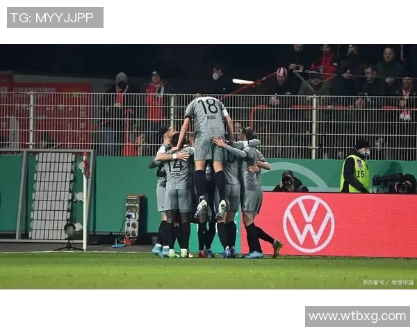 奥格斯堡豪取连胜高调收官德甲赛场