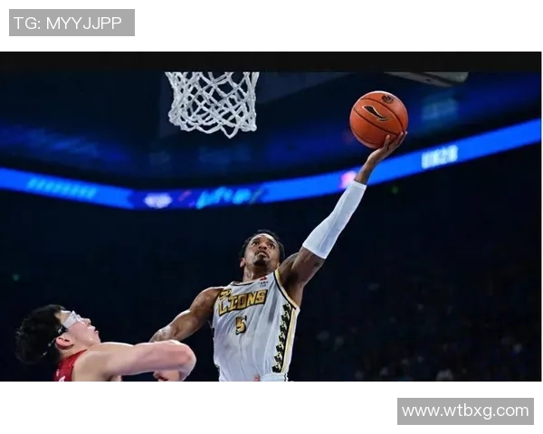 巴里-布朗的低效率三分球投篮成为江苏队失败的原因