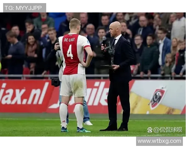 德里赫特加盟曼联，因伤缺席多场比赛备受争议