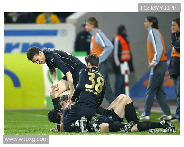 多特蒙德倒在门兴格拉德巴赫脚下,遭遇联赛首败 多特蒙德倒在门兴格拉德巴赫脚下,遭遇联赛首败