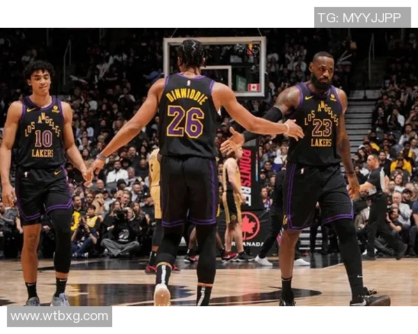 快船主场击败湖人，实现七连胜，洛城称霸之路