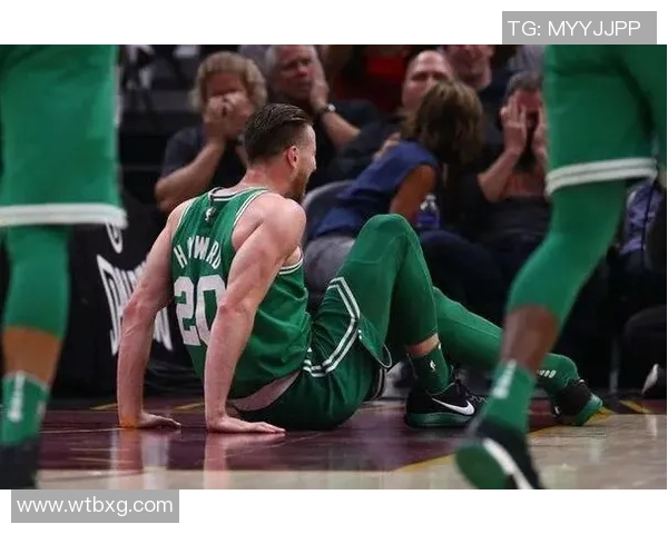 网络正选：海沃德因左脚扭伤将缺席，球迷如何应对？