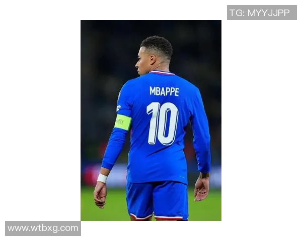 姆巴佩点名阿尔巴_你是世界上最优秀的左后卫！